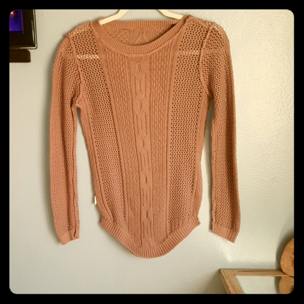 Long sleeved meshtop